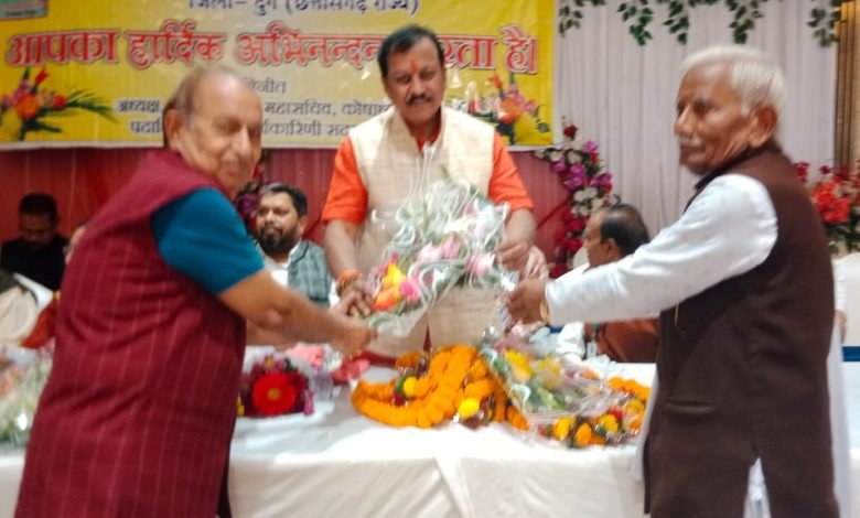 भिलाई: वरिष्ठ नागरिक स्थापना दिवस कार्यक्रम पर पहुंचे – सांसद विजय बघेल
