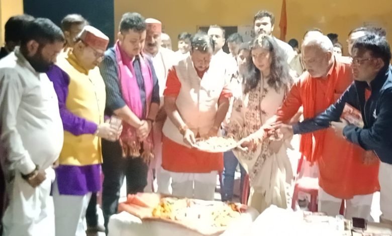 भगवान श्री राम के चरण पादुका दर्शन कार्यक्रम में सांसद विजय बघेल शामिल