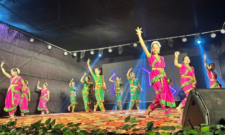 भिलाई: वार्षिकोत्सव में निखरती है छात्र – छात्राओं की प्रतिभा – रिकेश सेन भिलाई: वार्षिकोत्सव में निखरती है छात्र – छात्राओं की प्रतिभा – रिकेश सेन