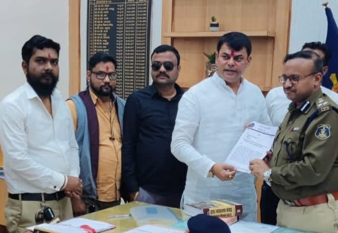 भिलाई निगम के उपनेता प्रतिपक्ष दया सिंह ने अनैतिक व्यापार के खिलाफ कलेक्टर-एसपी को सौंपा ज्ञापन