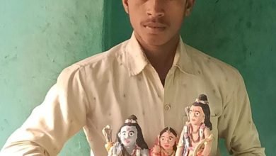 कासगंज: छात्र ने मिट्टी से बनाई रामदरबार की मूर्ति