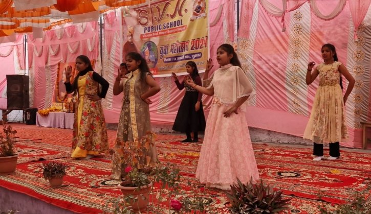 कासगंज: सेंट वीएन पब्लिक स्कूल में मनाया गया राष्ट्रीय युवा दिवस,हुए सांस्कृतिक कार्यक्रम