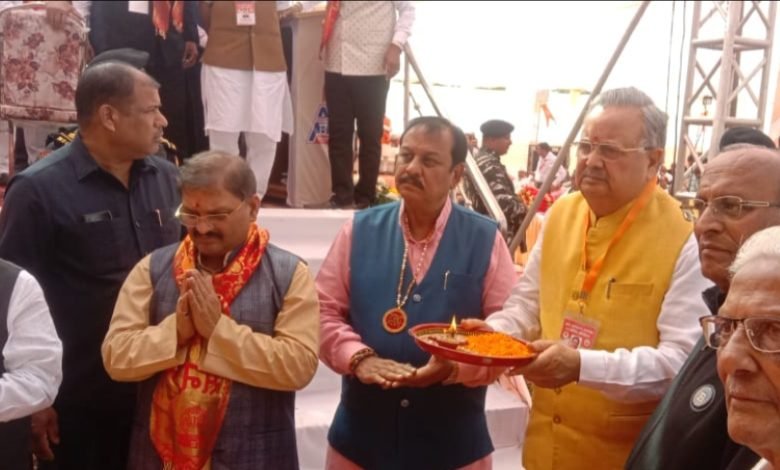 छग अग्रवाल समाज में डा रमन सिंह ने विजय बघेल की तारीफ की