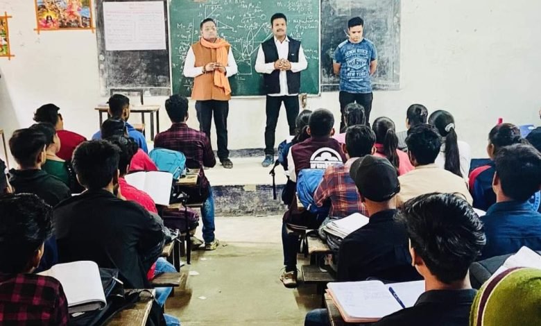 भिलाई में 7 स्थानो पर LED प्रोजेक्टर के माध्यम से नवीन मतदाता से देश के प्रधानमंत्री सीधे संवाद करेंगे भिलाई में 7 स्थानो पर LED प्रोजेक्टर के माध्यम से नवीन मतदाता से देश के प्रधानमंत्री सीधे संवाद करेंगे