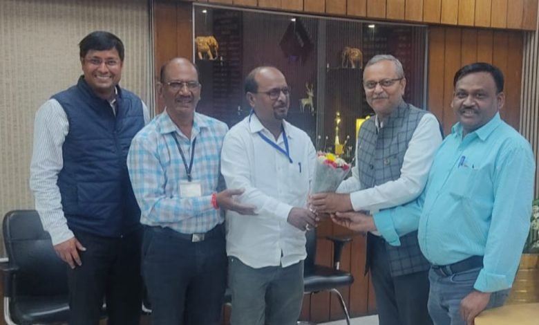 भिलाई:भारी वाहनों से होने वाली दिक्कत एवं कर्मचारियों की स्वास्थ्य संबंधित सेवाओं जैसे मुद्दों पर चर्चा