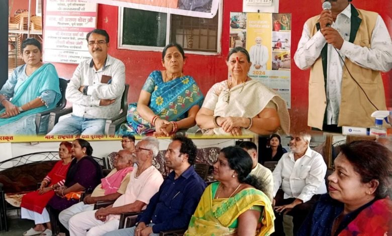 भिलाई:संस्थाएं समाज हित में देश की उन्नति के लिए शासन की योजनाओं को एनजीओ के द्वारा घर-घर तक पहुंचाएं-मनोज ठाकरे