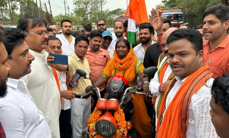 भिलाई: तमिलनाडु से बुलेट यात्रा भिलाई पहुंची बीजेपी युवा मोर्चा ने किया भव्य स्वागत