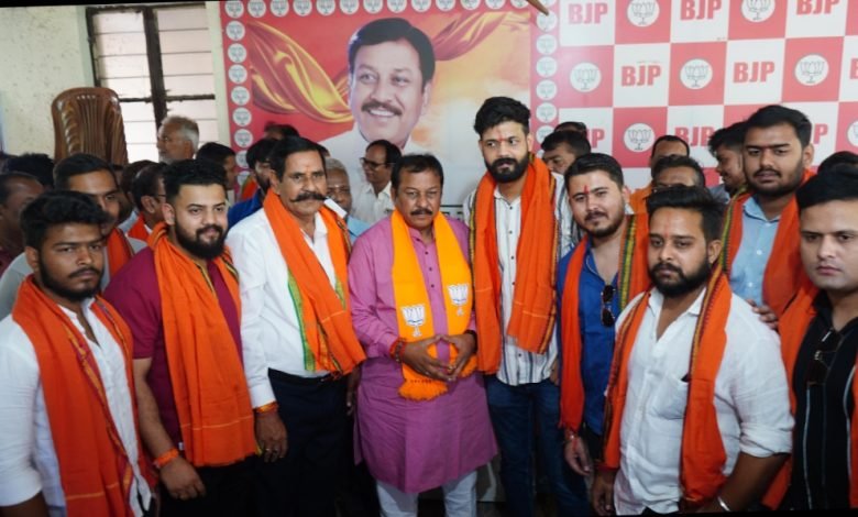 भाजपा में शामिल हुए 50 से ज्यादा युवा, काग्रेंस के युवा भी प्रवेश