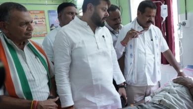 बेमेतरा:सड़क दुर्घटना में घायलों से मिलने पहुंचे राजेंद्र साहू बोलें यह बहुत दुखदाई घटना है