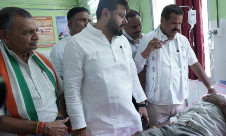 बेमेतरा:सड़क दुर्घटना में घायलों से मिलने पहुंचे राजेंद्र साहू बोलें यह बहुत दुखदाई घटना है