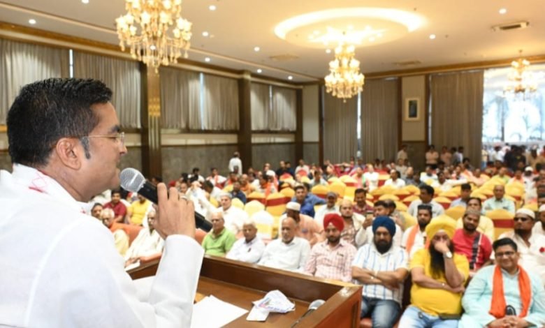 भिलाई: शहर के नामचीन 50 से अधिक व्यावसायियों का भव्य स्वागत और विधायक रिकेश ने किया सम्मान