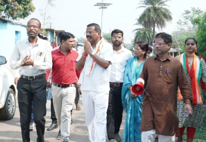 जनसंपर्क कर भाजपा पर जमकर साधा निशाना,बोलें अगर निजीकरण को रोकना है तो राजेंद्र साहू को जीताना होगा