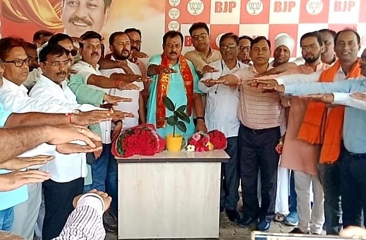 हर आंगन एक पेड़ अभियान संपूर्ण देश के लिए अति आवश्यक – विजय बघेल हर आंगन एक पेड़ अभियान संपूर्ण देश के लिए अति आवश्यक – विजय बघेल