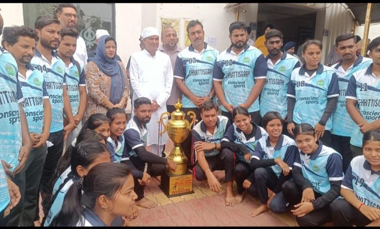 राष्ट्रीय सीनियर थ्रो बाल में प्रदेश की पुरूष टीम को स्वर्ण, महिला टीम ने जीता कांस्य, विधायक रिकेश सेन ने खिलाड़ियों को दी बधाई राष्ट्रीय सीनियर थ्रो बाल में प्रदेश की पुरूष टीम को स्वर्ण, महिला टीम ने जीता कांस्य, विधायक रिकेश सेन ने खिलाड़ियों को दी बधाई