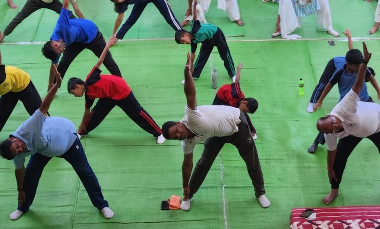 भारतीय जनता पार्टी युवा मोर्चा जिला भिलाई द्वारा मनाया गया अंतरराष्ट्रीय योग दिवस
