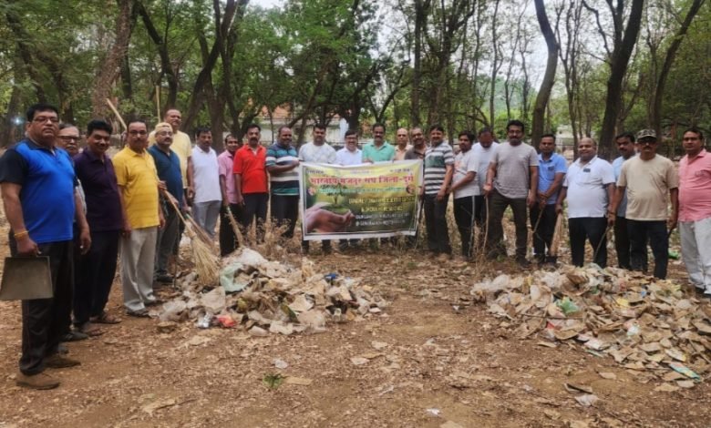 जिला भारतीय मजदूर संघ ने प्लास्टिक कचरा साफ सफाई कर दिया संदेश जिला भारतीय मजदूर संघ ने प्लास्टिक कचरा साफ सफाई कर दिया संदेश