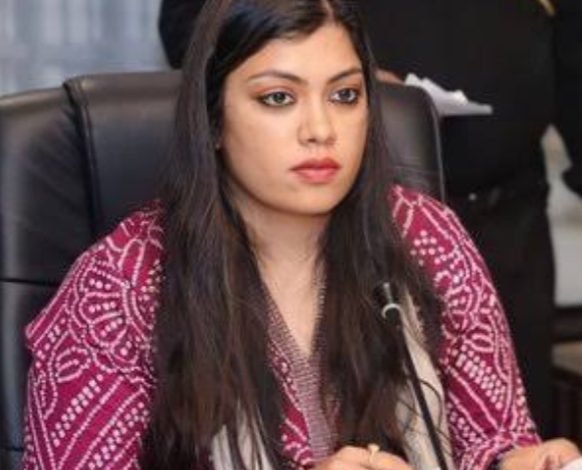 UP में 20 से अधिक आईएएस और 8 आईपीएस अफसरों के हुए ट्रांसफर,अब होगी कासगंज की डीएम मेधा रूपम UP में 20 से अधिक आईएएस और 8 आईपीएस अफसरों के हुए ट्रांसफर,अब होगी कासगंज की डीएम मेधा रूपम