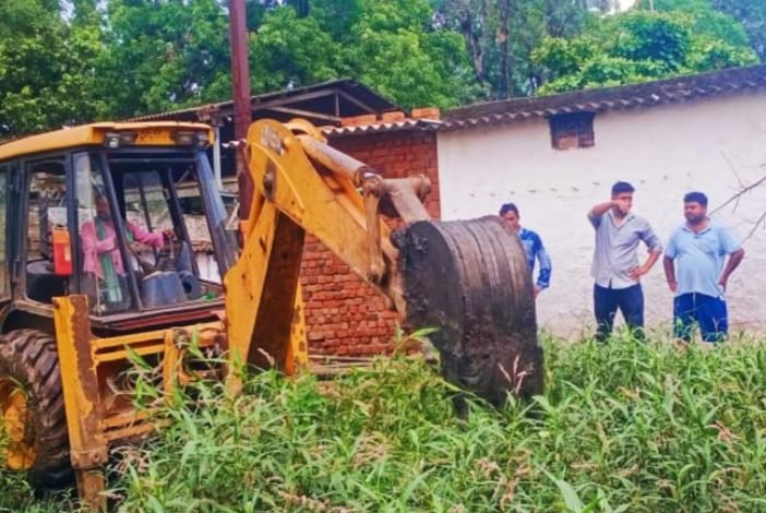 घासीदास नगर में नाली-नालों की साफ सफाई को लेकर विधायक प्रतिनिधि निखिल सोनी बेहद सजग