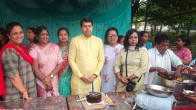 पूर्व कैबिनेट मंत्री का जन्मदिन महिला मोर्चा और पूरब मंडल के द्वारा धूमधाम से मनाया 