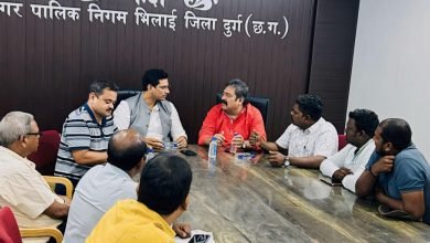 मेयर नीरज और विधायक देवेंद्र यादव ने ली खुर्सीपार जोन की बैठक, आवश्यक कार्यों के लिए दिशा निर्देश दिए