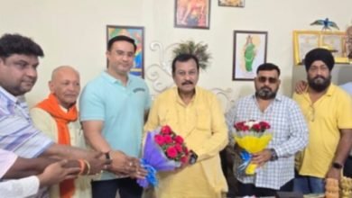 भिलाई ट्रक ट्रेलर ट्रांसपोर्ट्स एसोसिएशन के पदाधिकारियों एवं सदस्यों ने सांसद से सौजन्य मुलाकात कर की चर्चा