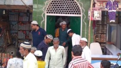 जुमे की नमाज में मांगी अमन-चैन की दुआ