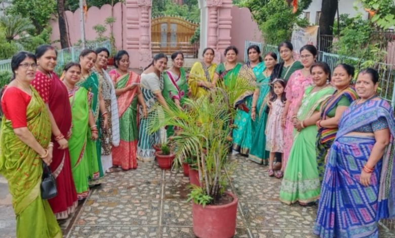 उत्कल समाज की महिलाओं ने लगाएं पौधें, दिया संदेश