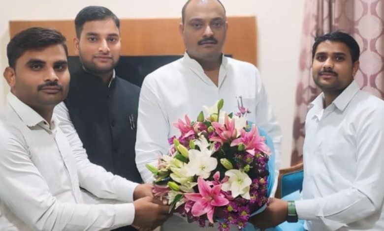 सांसद देवेश शाक्य से जनसमस्याओं को लेकर कई मुद्दों पर चर्चा की…