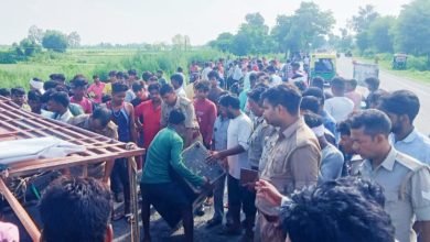 कांवड़ियों से भरी की मैक्स पलटी,एक की मौत, दो घायल