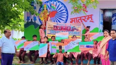 काकोरी ट्रेन एक्शन शताब्दी महोत्सव कार्यक्रम के दौरान निकालीं तिरंगा यात्रा