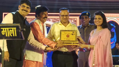 किशोर द की याद में आईजी एसपी ने गजब गाया गाना, महफिल में जान डाल दी…जानिए