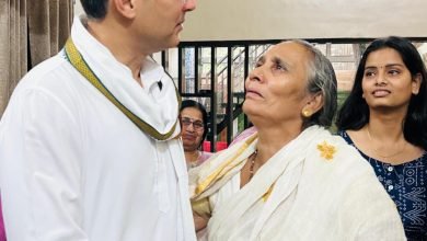 विधायक देवेन्द्र यादव के परिवार से मिले पहुंचे प्रदेश प्रभारी और राजस्थान के पूर्व उप मुख्यमंत्री सचिन पायलट