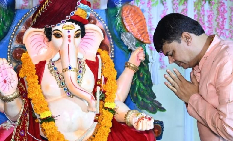 भिलाई: गणेश पंडालों में पहुंचे उप नेता प्रतिपक्ष दया सिंह, बप्पा का लिया आशीर्वाद भिलाई: गणेश पंडालों में पहुंचे उप नेता प्रतिपक्ष दया सिंह, बप्पा का लिया आशीर्वाद