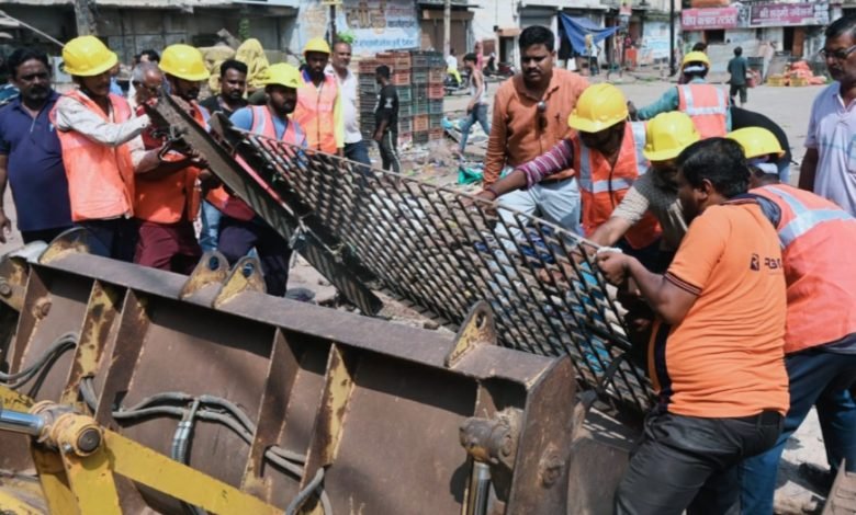 भिलाई: नंदिनी रोड में तोड़ फोड़ पर कार्यवाही,विधायक रिकेश सेन ने नगरीय निकाय मंत्री और मुख्यमंत्री से तत्काल चर्चा कर आपत्ति जताई…जानिए भिलाई: नंदिनी रोड में तोड़ फोड़ पर कार्यवाही,विधायक रिकेश सेन ने नगरीय निकाय मंत्री और मुख्यमंत्री से तत्काल चर्चा कर आपत्ति जताई…जानिए