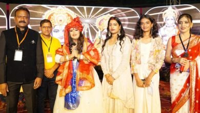 भिलाई: दिव्य दशहरा महोत्सव में भक्ति गीतों पर जनता का मन मोह लिया