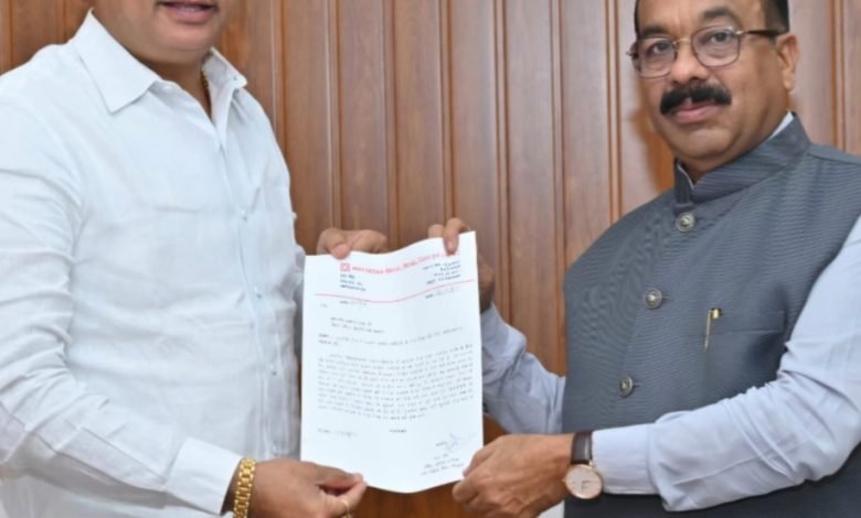 भिलाई: कुम्हारी टोल में CG07 पासिंग गाड़ियों को किया जाए टोल फ्री, मेंटेनेंस के नाम पर भी खानापूर्ति: दया सिंह भिलाई: कुम्हारी टोल में CG07 पासिंग गाड़ियों को किया जाए टोल फ्री, मेंटेनेंस के नाम पर भी खानापूर्ति: दया सिंह