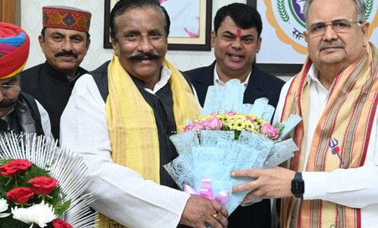 छत्तीसगढ़: रायपुर में हुई अखिल भारतीय क्षत्रिय महासभा की बैठक, विधानसभा अध्यक्ष डॉ. रमन सिंह का हुआ सम्मान, समाज उत्थान पर जरूरी चर्चा छत्तीसगढ़: रायपुर में हुई अखिल भारतीय क्षत्रिय महासभा की बैठक, विधानसभा अध्यक्ष डॉ. रमन सिंह का हुआ सम्मान, समाज उत्थान पर जरूरी चर्चा