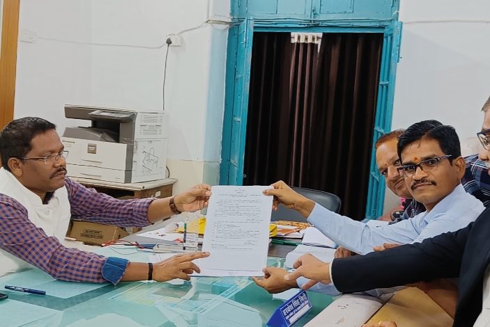 दुर्ग:नगरीय निकाय निर्वाचन आज 82 नामांकन हुए जमा दुर्ग:नगरीय निकाय निर्वाचन आज 82 नामांकन हुए जमा