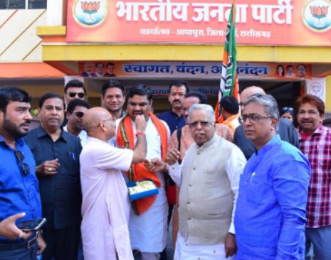 दिल्ली जीत का जश्न मनाकर दुर्ग जिला भाजपा कार्यकर्ताओं ने दुर्ग की सभी 6 नगरीय निकाय जीतने का लिया संकल्प