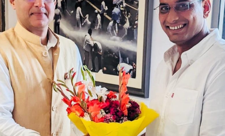 प्रभारी महासचिव सचिन पायलट से मिले विधायक देवेंद्र जताया आभार