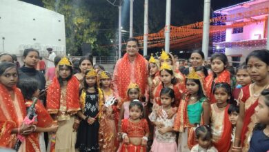 भिलाई: लोकांगन में 5100 कन्याओं का विधायक ने किया पूजन, पैर पखार आलता लगाया, चुनरी ओढ़ कन्याओं ने ग्रहण किया भोज, दक्षिणा-उपहार ले दिया आशीष