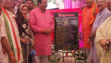 स्विमिंग पूल के शिलान्यास कार्यक्रम में सम्मिलित हुए दुर्ग सांसद विजय बघेल व दुर्ग ग्रामीण विधायक ललित चंद्राकर