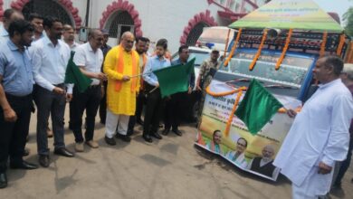 दुर्ग ग्रामीण विधायक ललित चंद्राकर ने किसान रथ को हरि झंडी दिखा कर किया रवाना