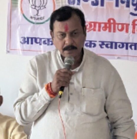 हम सब अपने सैनिकों की सुरक्षा,शक्ति,हौंसला तथा उनके परिजनों का मनोबल बढ़ाने के लिए प्रतिदिन की पूजा में प्रार्थना करें- सांसद विजय बघेल