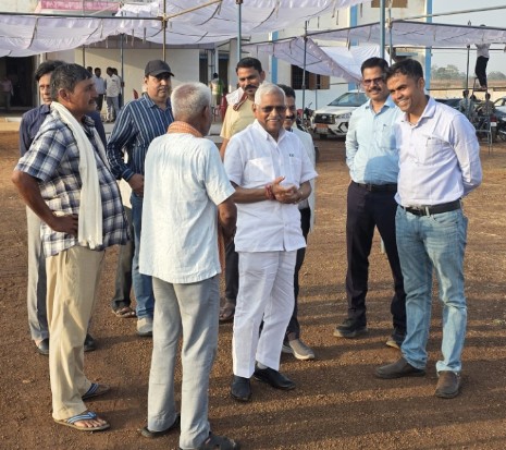 ग्राम मुर्मुंदा में सुशासन तिहार की तैयारी और योजनाओं का निरीक्षण