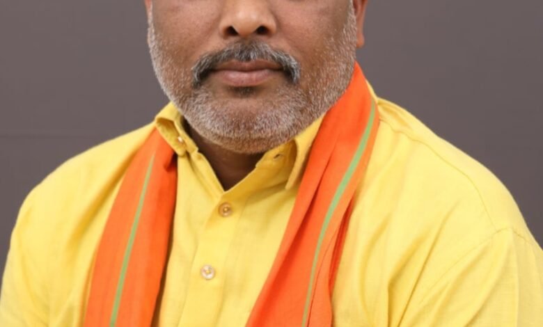 सहकारी केन्द्रीय बैंक के सीइओ को सोसायटियों में किसानो उनकी डिमांड के अनुसार खाद्य बीज उपलब्धता के लिए निर्देश प्रदान किए