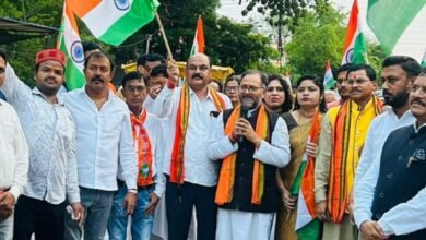 भिलाई: शौर्य के सम्मान में हाथों में तिरंगा लेकर निकले घर घर भाजपाई