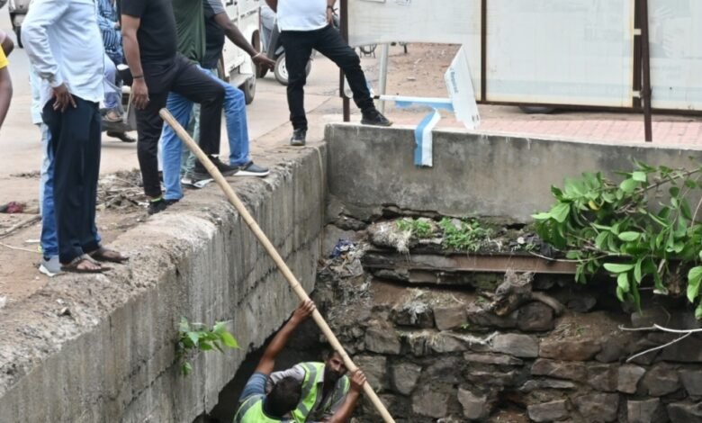 आयुक्त ने सी.एंड.डी. वेस्ट प्लांट एवं वेडिंग जोन निर्माण का किया औचक निरीक्षण 