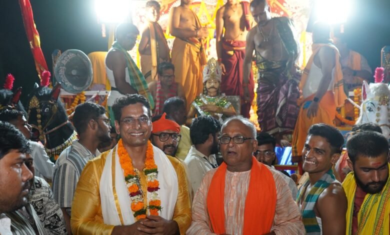 भिलाई में बड़ी धूमधाम के साथ जगन्नाथ यात्रा निकाली गई,विधायक देवेंद्र नेसभी की सुख समृद्धि के लिए जगन्नाथ स्वामी से की कामना भिलाई में बड़ी धूमधाम के साथ जगन्नाथ यात्रा निकाली गई,विधायक देवेंद्र नेसभी की सुख समृद्धि के लिए जगन्नाथ स्वामी से की कामना