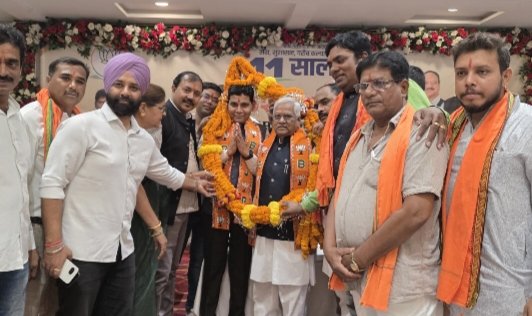 भिलाई: सेवा, सुशासन और गरीब कल्याण के 11 साल- मंत्री टंक राम वर्मा ने किया प्रमुख उपलब्धियों पर प्रकाश डाला भिलाई: सेवा, सुशासन और गरीब कल्याण के 11 साल- मंत्री टंक राम वर्मा ने किया प्रमुख उपलब्धियों पर प्रकाश डाला